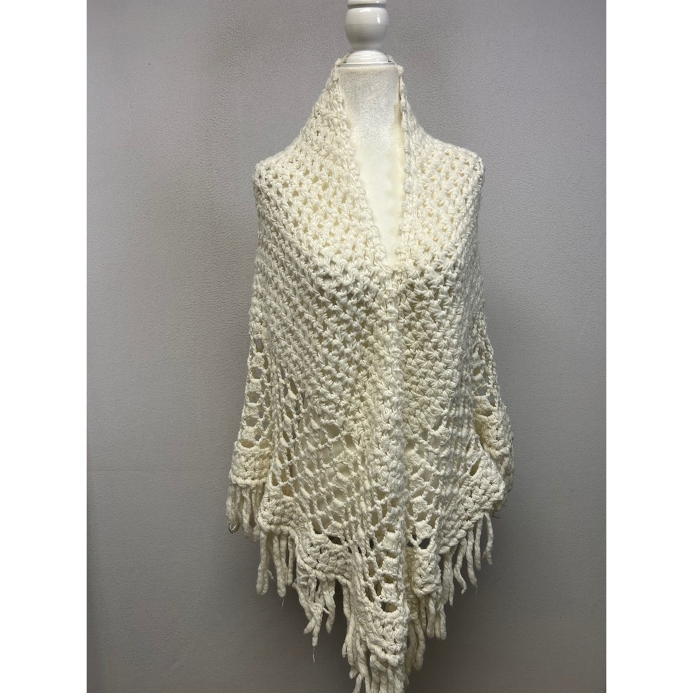 Boho Cottagecore Grannycore Womens OS Cream Crochet Fringe Triangle Shawl Wrap